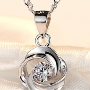 Simple Temperament Women's Flower Clavicle Pendant Necklace Party Jewelry